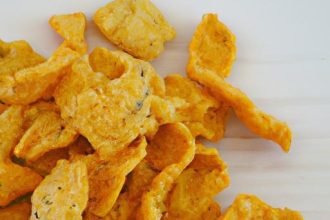 Crunchy Keto Cheese Crisps: A Low-Carb Snack Revolution