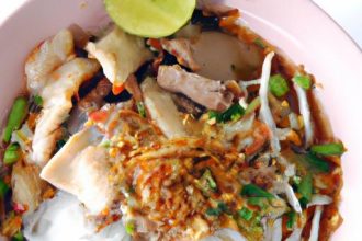 Kuay Tiew Reua: Authentic Pork-Free Boat Noodles Delight