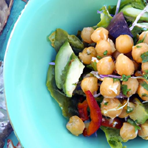 Fresh & Nutritious: ⁢Chickpea and Avocado Salad Delight